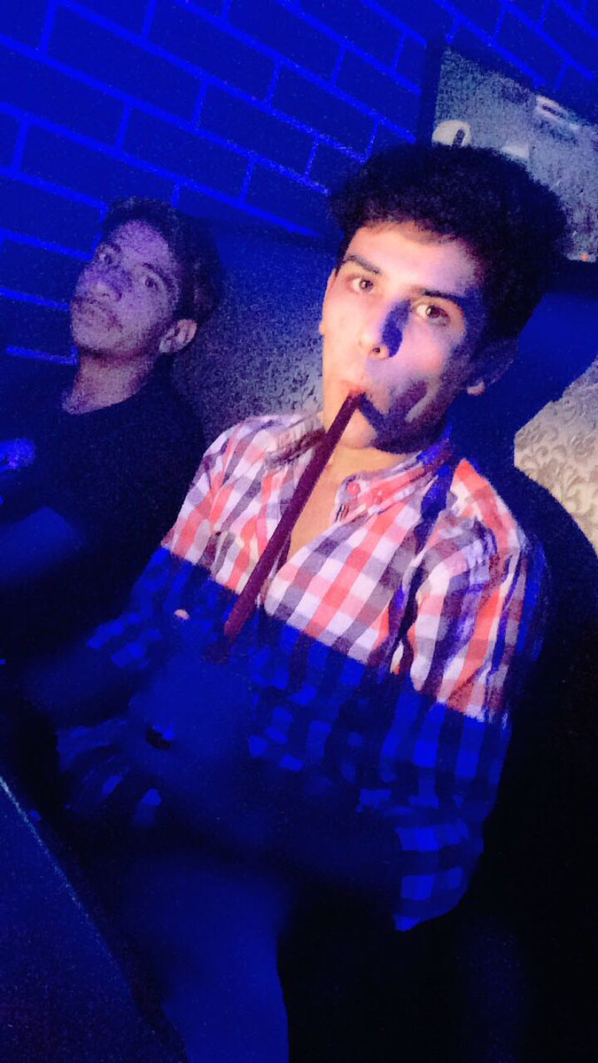 Chanzaib_Rajput's tweet photo. With friend at shisha cafe.. https://t.co/sWsPVDRGfu