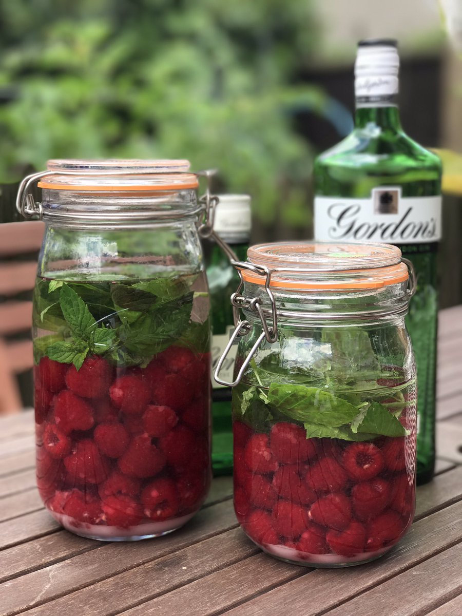 hurrell_amanda's tweet photo. Sunday morning #gin club #@GordonsGinUK #raspberrymint https://t.co/OlwNiZm6Kr