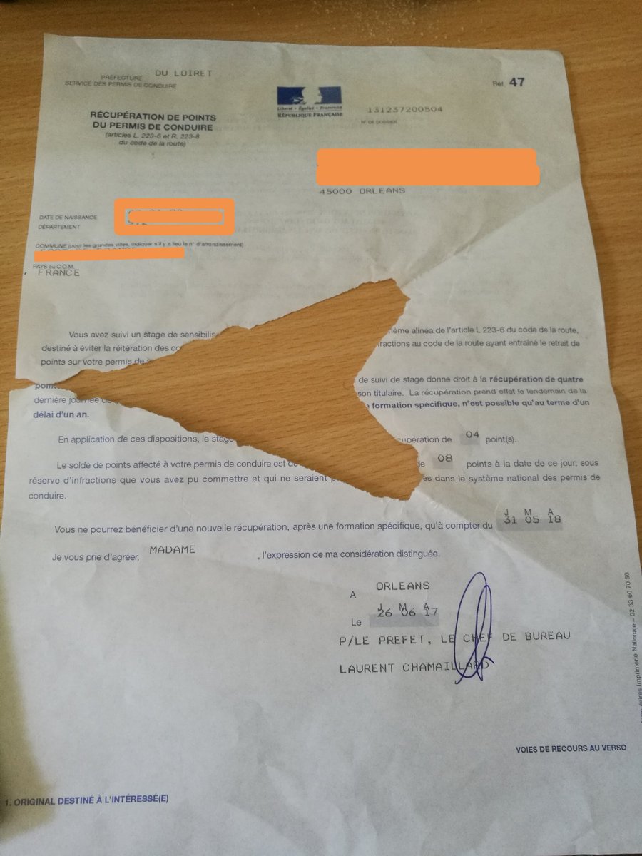 Libertee_Fox's tweet photo. Choquée. 😱A la poste on nous fait faire des puzzles avec les courriers importants. Génial ! 😤 #LaPoste  #servicedemerde #aucunrespect https://t.co/pmlEr4XSsJ