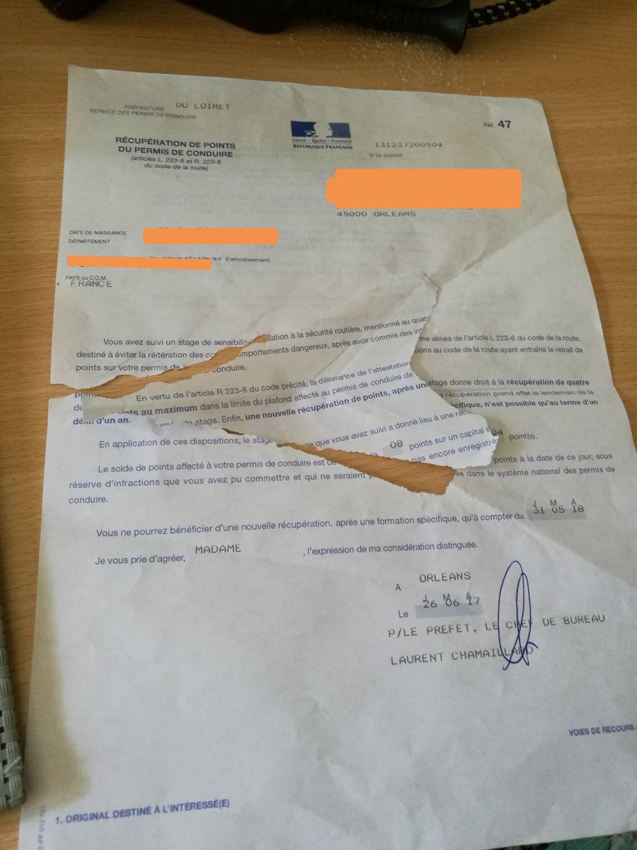 Libertee_Fox's tweet photo. Choquée. 😱A la poste on nous fait faire des puzzles avec les courriers importants. Génial ! 😤 #LaPoste  #servicedemerde #aucunrespect https://t.co/pmlEr4XSsJ