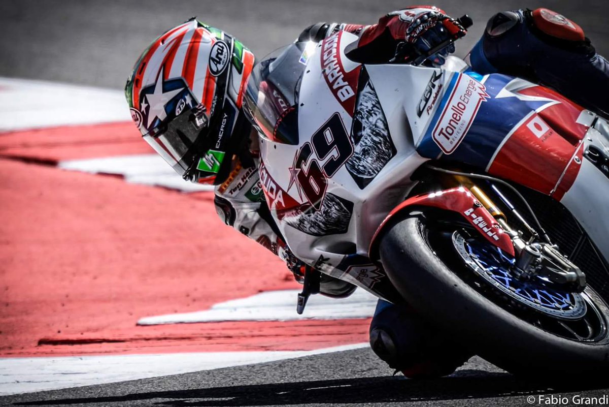 MotofamilyGP's tweet photo. Por allá arriba hoy estarán de cumpleaños, felicidades Nicky. 
#RideOnKentuckyKid https://t.co/PXMc5VJTYJ