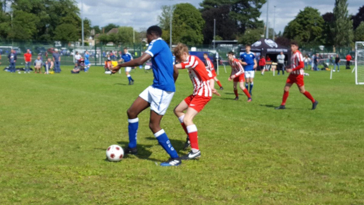 LCFCAcademy's tweet photo. Action from U16 @ChesterfieldFC v @LincolnCity_FC #KAMT https://t.co/mxwFJNFWLb