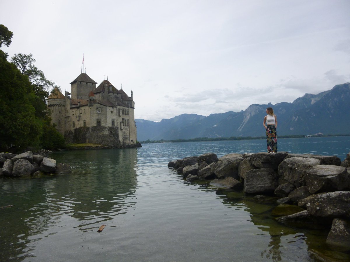LoQDiga_LaRubia's tweet photo. Adiós Suiza...
#Montreux #CastilloDeChillon #Alpes #LagoLeman https://t.co/QI68rnpSUK