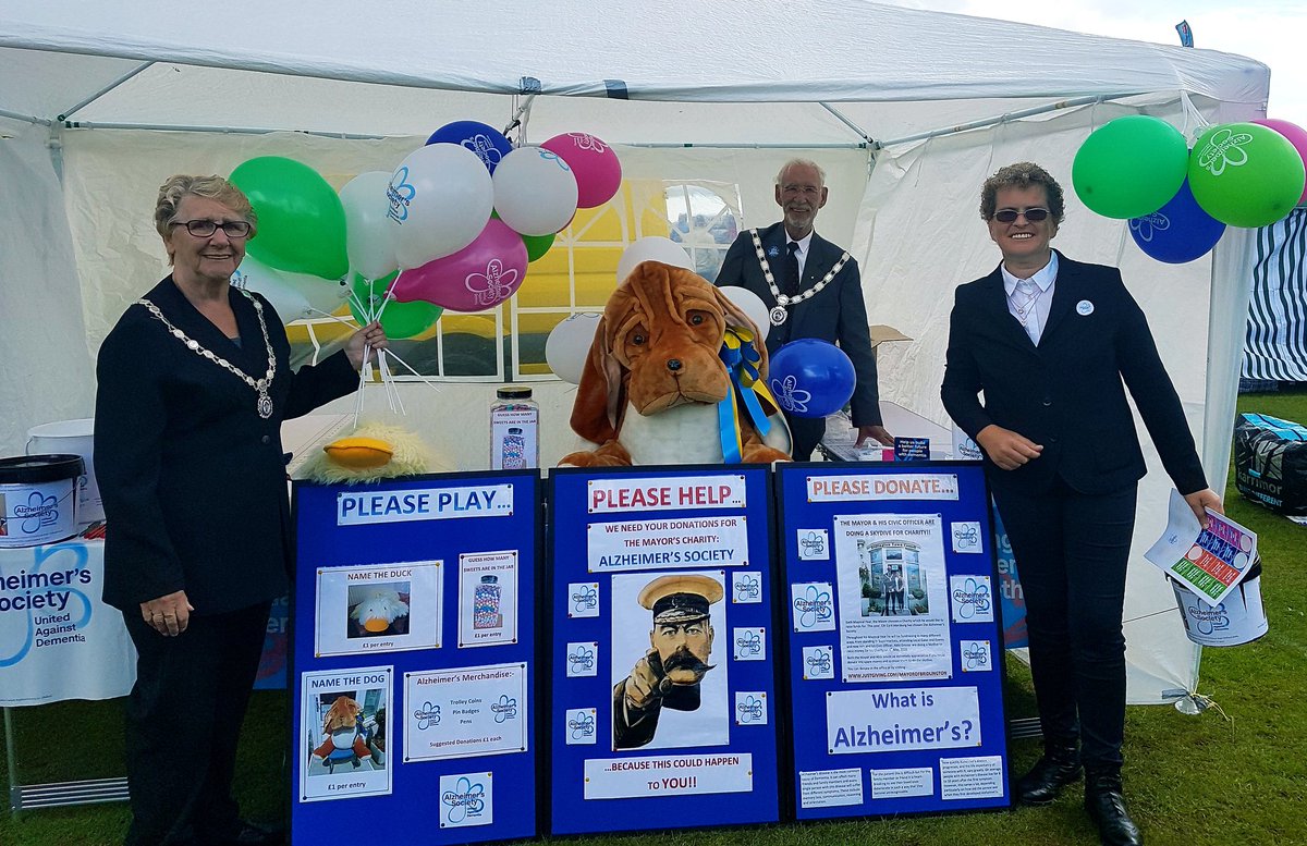 shelaghfinlay's tweet photo. @bridtowncouncil Mayors Charity stall waiting for #DJDEX @YorksCoastRadio to call. https://t.co/uCpm6Tbpuc