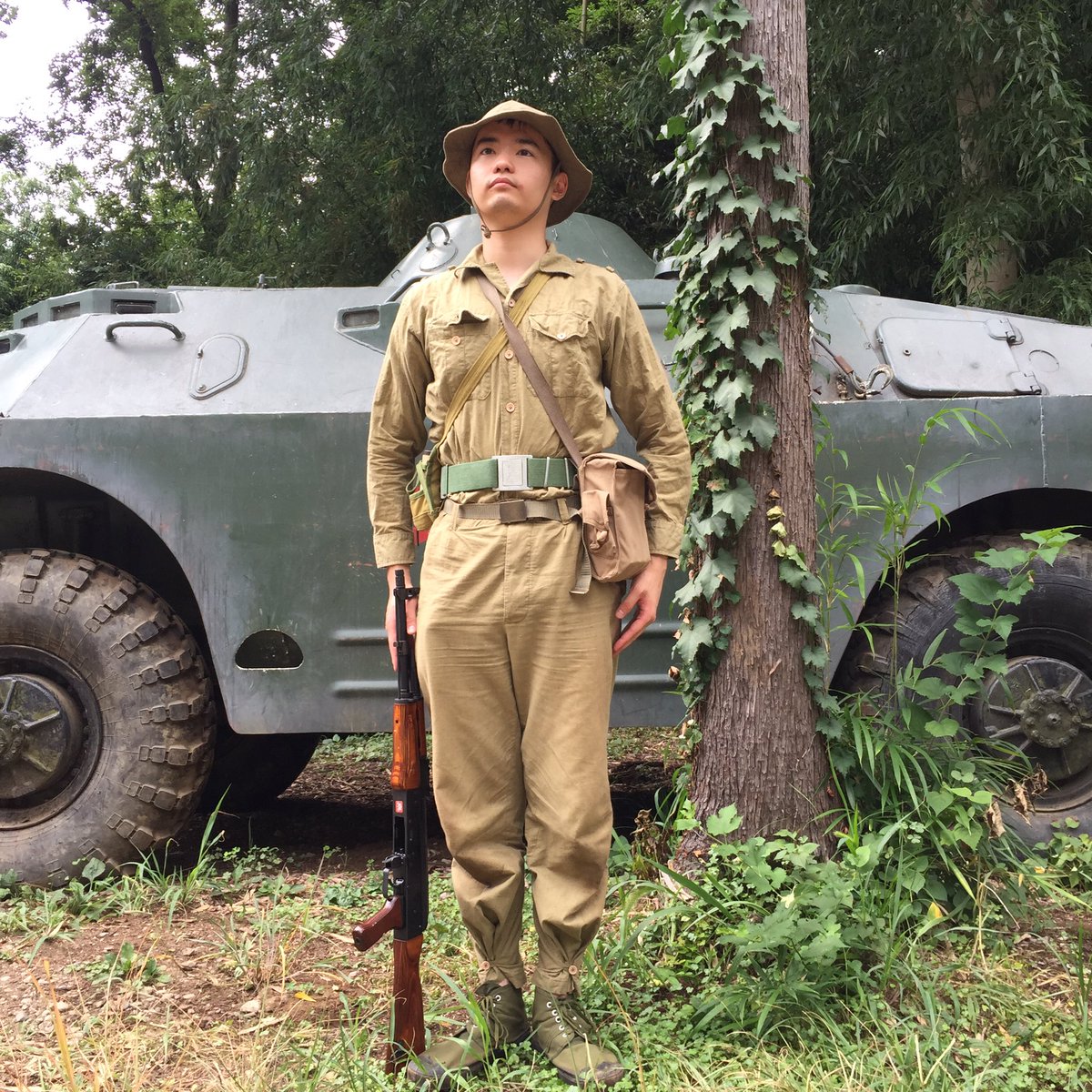 現在の北ベトナム人民軍装備。戦闘服の色合いが実際に見るのと写真で