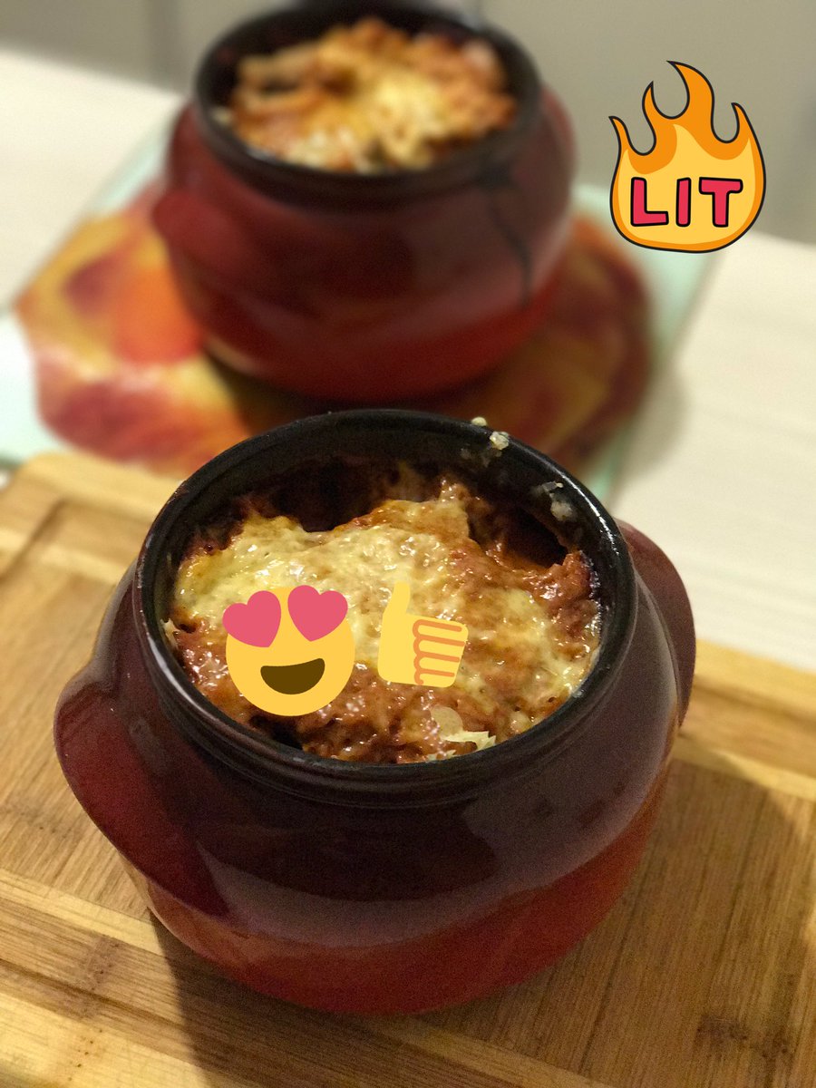 Обожаю горшочки 😁 особенно приготовленные собственными пальцами сосисонами 😆🙌🏻 "первый твит"