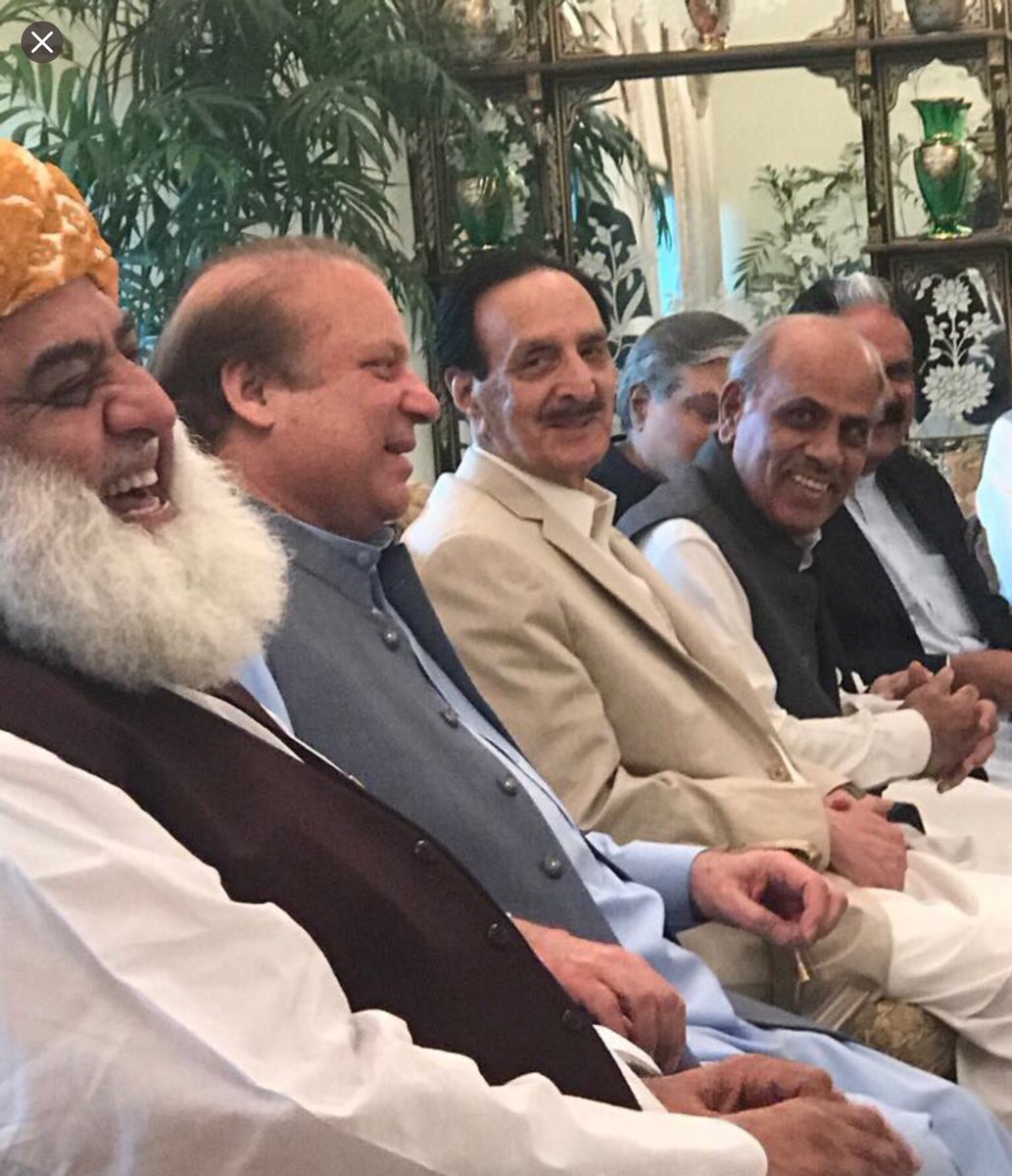 MalikUroofa's tweet photo. A real man always face problems with a smile #supportPMLN https://t.co/tHfxuXRkNc