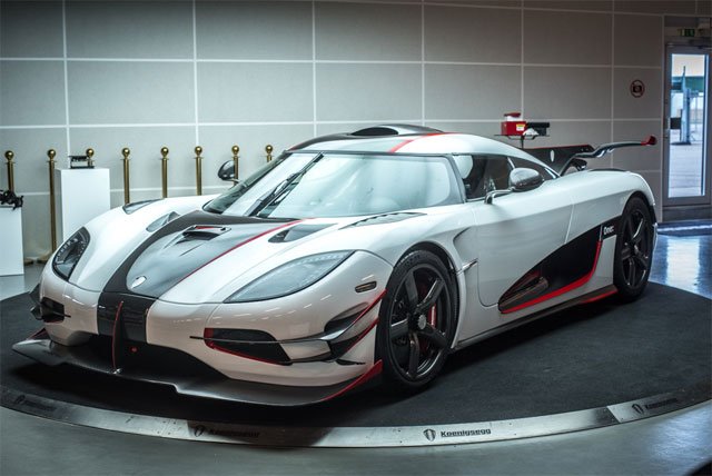 carsfellow's tweet photo. #koenigsegg #Automtoive #Supercars #Luxurycars #Carsfellow https://t.co/JmR66yHEEd