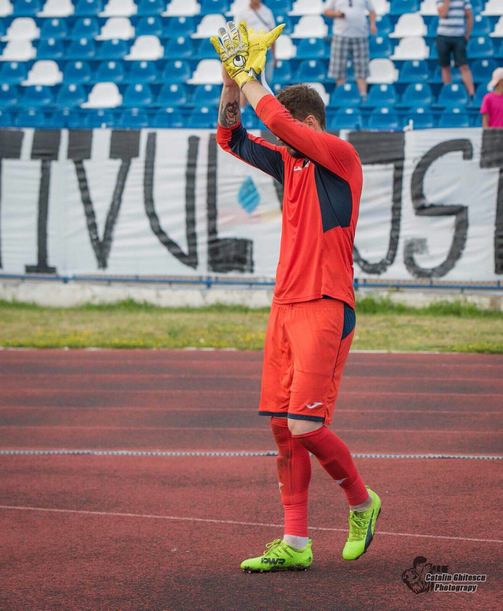 Kelava's tweet photo. VICTORIEI! 🙌🏼🙌🏼 #Kelava #CSM #UHL https://t.co/q2Ved69aPx
