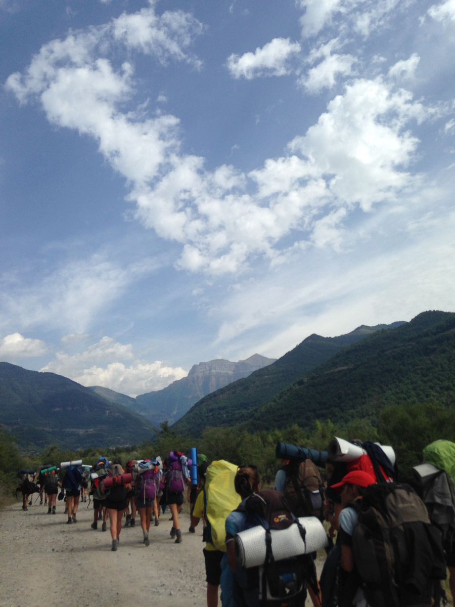 Hace unos días os enseñabamos una campa llena de verde.
Hoy, ultimo día, os la enseñamos llena de experiencias.
#OrgullosamenteNaranja