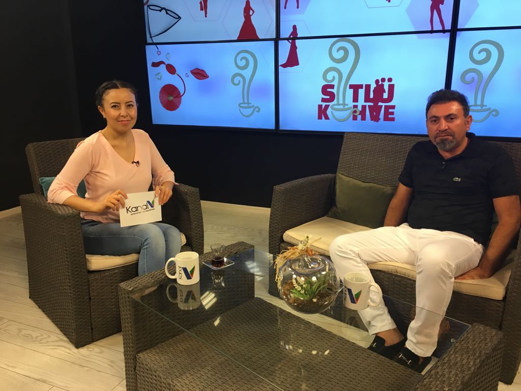 Op. Dr. Yılmaz Geyik, Sütlü Kahve programına konuk olarak estetik algısından ve doğru bilinen yanlışlardan bahsetti.
kanalv.com.tr/programlar/sut…