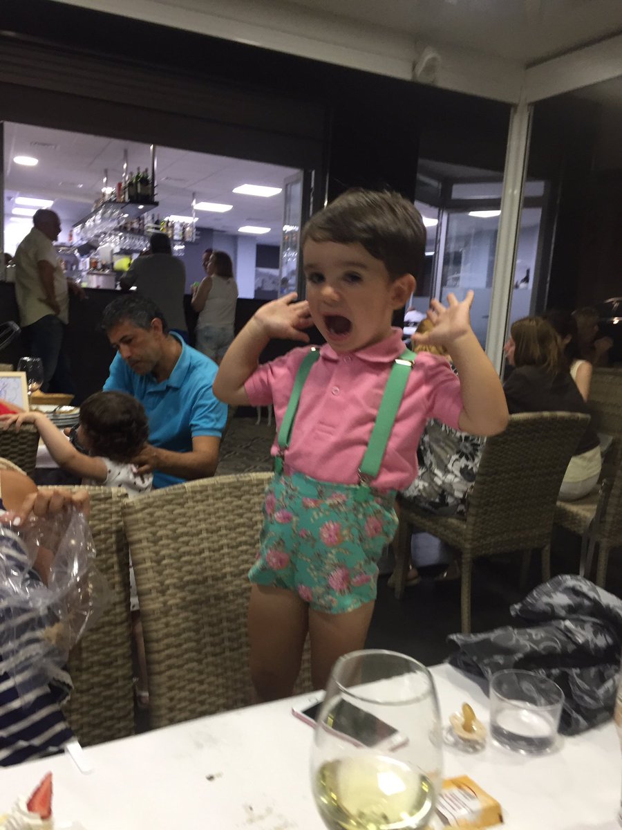 AJTorresReg's tweet photo. Cenita 👪💛#bodegueta @todopeniscola https://t.co/c45cr6RPkk