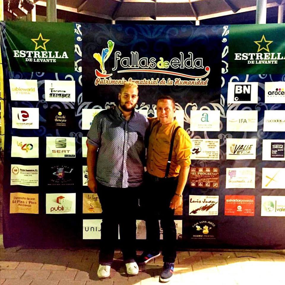 juanje_molina's tweet photo. Con mi compañero @alfredo_newton representando a #CompromísElda en la proclamación de las Falleras Mayores #Elda #FallasDeElda https://t.co/LBYhmlbRfX