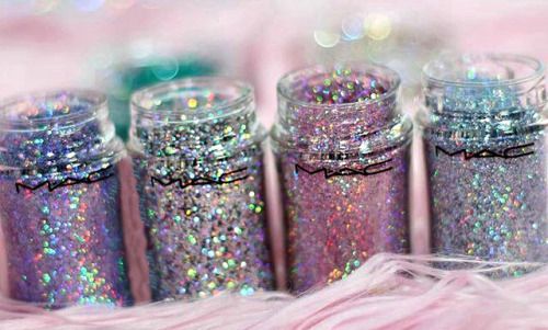 GirlterestMag's tweet photo. 20 Best Glitter Eyeshadows https://t.co/TCkbvm4fbw
#Glitter #Eyeshadows #makeup https://t.co/L41F75I3yD