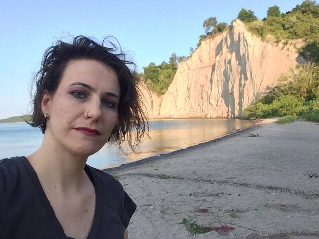 RoseyTyler's tweet photo. The places I end up at 6am on a Sunday morning... 😍 #nofilter #ScarboroughBluffs #actorslife #FilmsWithFriends #St… https://t.co/HGpoqDGQAS https://t.co/7iuN9pOyn9
