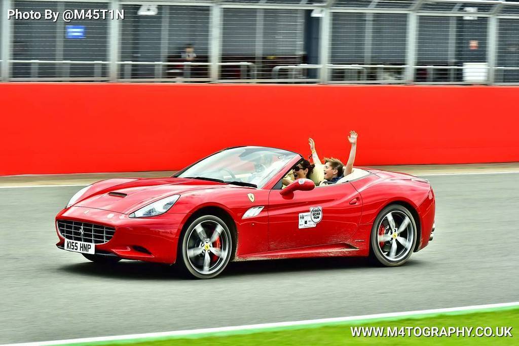 M45T1N's tweet photo. #Ferrari #California #BazFirth #SportingBears #TeddyBearRun @SilverClassic @SilverstoneClassic @Silverstone #OfficialPhotographer #Silverst… https://t.co/mxZC1EDnEb