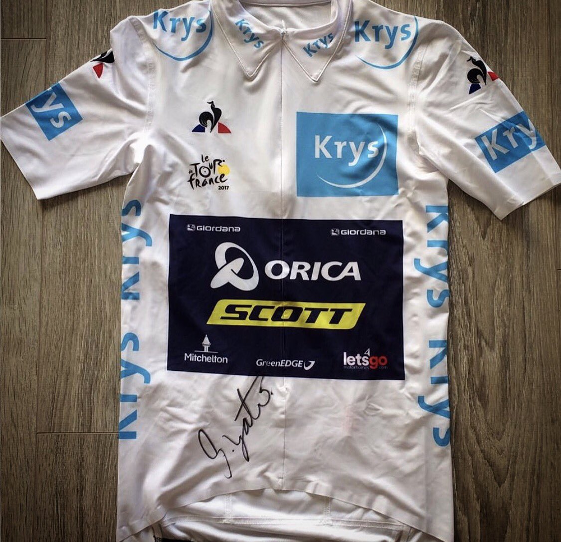 #TDF2017: Missing <a href="/LeTour/">Tour de France™</a>?
Retweet for your chance to win a <a href="/SimonYatess/">Simon Yates</a> signed white jersey, 1week after the Paris celebration. #OricaScott