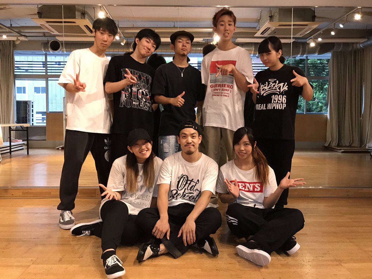 東京アナウンス学院ダンスパフォーマンス科 Twitter वर 前期授業最終日 4月からダンス漬けの毎日お疲れ様でした Popマスター の前期を担当して下さったbummei先生は本日がラストの授業 彡 有難うございました O 東放学園 東京アナウンス学院