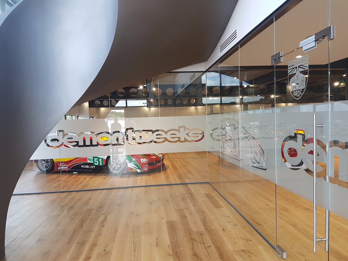 SignworldGroup's tweet image. It was a pleasure installing these frosted graphics for @Demon_Tweeks at their offices in Wrexham #frosting #graphics #signage #vinyl