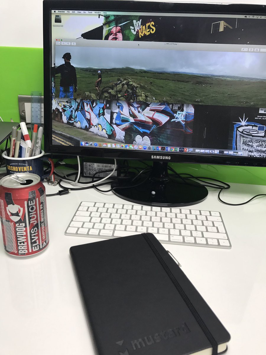 It's drink beer at your desk Friday isn't it? <a href="/mustardjobs/">mustard Jobs</a> <a href="/Chipps/">Chipps</a> <a href="/BrewDog/">BrewDog</a> with a little #peanut Pearson in the background RIP.