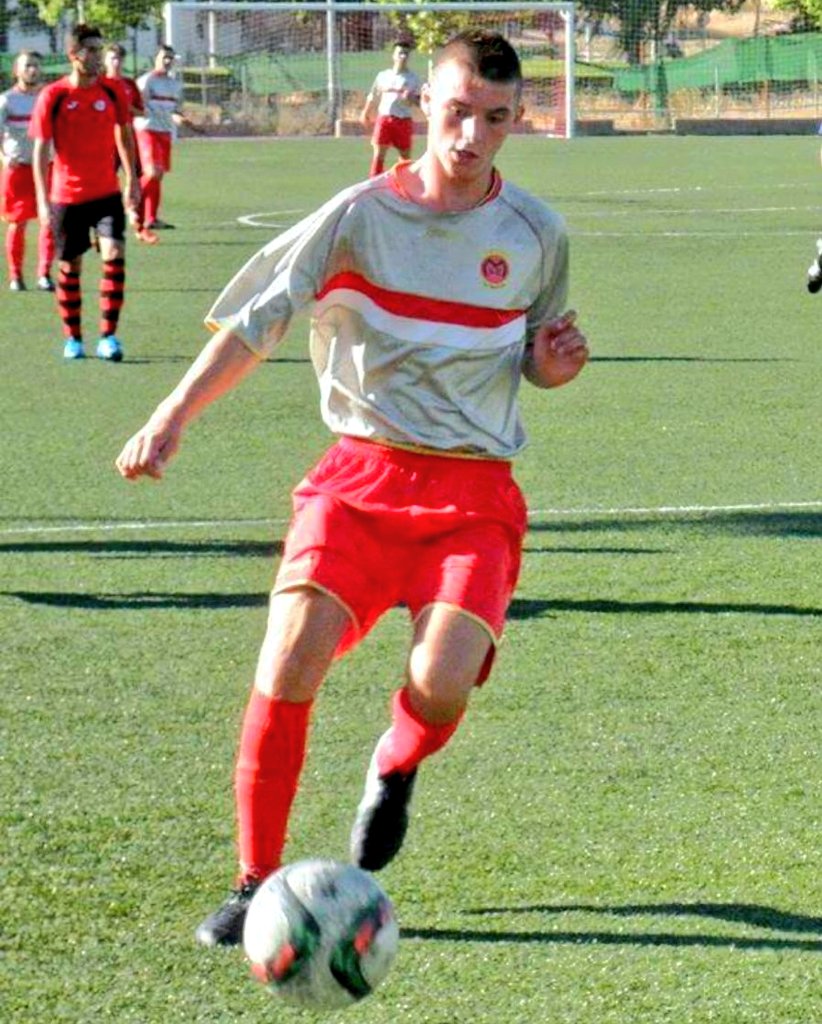ADLobon's tweet photo. FICHAJE
Jorge Barragán Delgado 'BARRA'
➡ DELANTERO
➡️Procedente @UDMONTIJO
📷 barra_15
El joven montijano es trabajador,veloz y explosivo https://t.co/NGzlb5jr8j