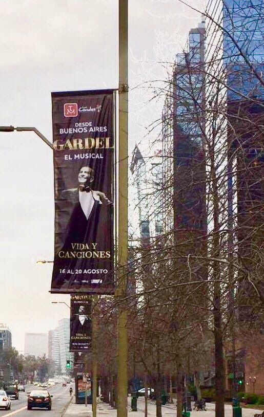 Que gran primer paso! <a href="/gardelmusical/">GARDEL, El Musical</a> en las calles de Santiago de Chile! Y vendrán más destinos internacionales
