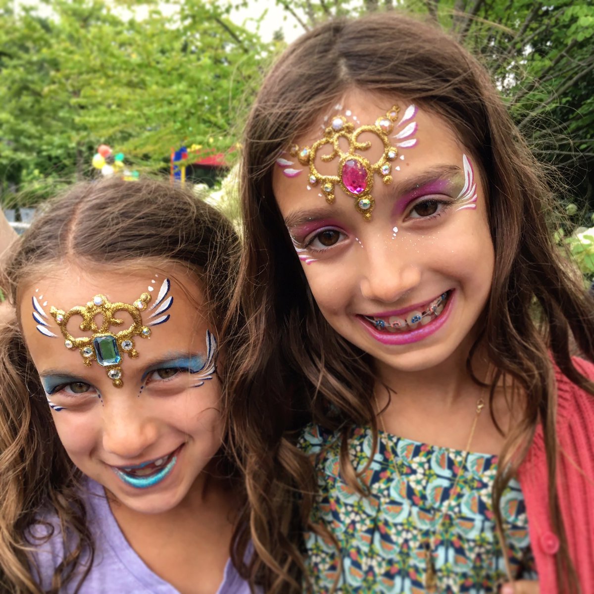 FFacepainter's tweet photo. Beautiful jeweled princess crowns on these lovely little ladies. #longislandfacepainter #hamptonsfacepainter #facepainter #nyfacepainter https://t.co/rQN4gjEHcB