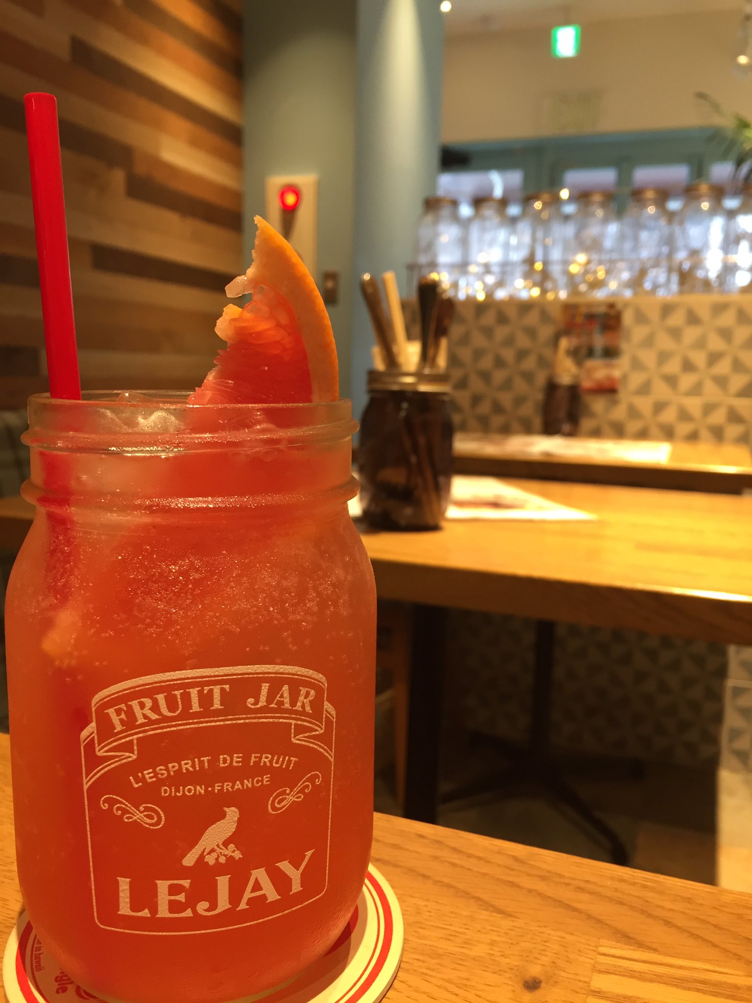 おいでよ名古屋 おいなご Hoihoiのパンケーキ 980円 を食べに 名古屋においでよ ふわふわ美味しいパンケーキだよ フルーツジャーカクテルも楽しめるお洒落な店内で ゆっくりしていってねー 飯テロ T Co Tqkycbfue4 Twitter