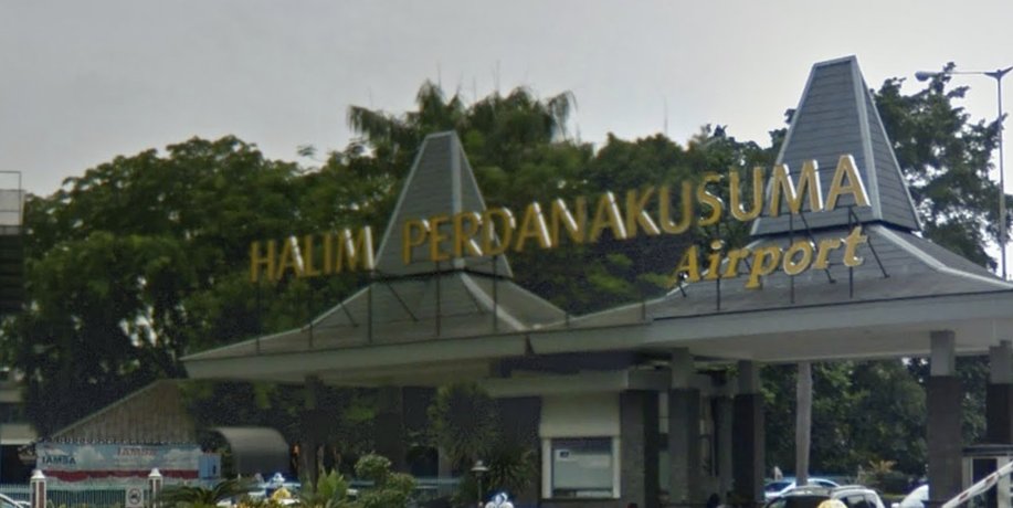 detikcom's tweet photo. Kemenhub: Penerbangan Haji dari Halim Dialihkan ke Cengkareng https://t.co/2MUUyRiCn6 https://t.co/UBtDrypUkD
