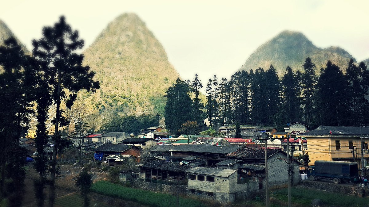 NguenducV's tweet photo. A village of Meo in HaGiang, VietNam, a place have very nice sight seeing and typical cultural of mountain region.#culturalstay,#transhome https://t.co/e8XL7Xzp1t