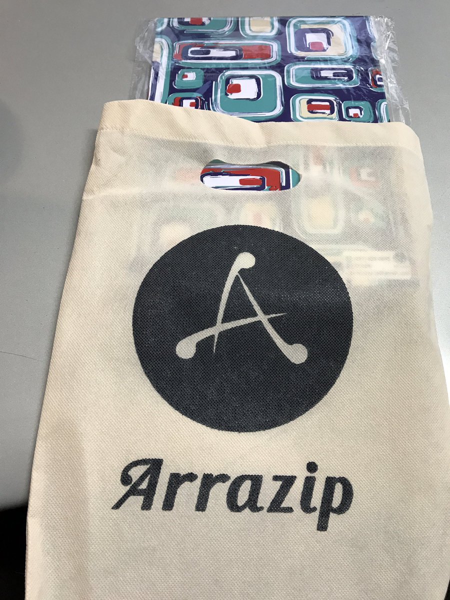 JTettaman's tweet photo. Mi primera @arrazipLp!!! Un equipo de @UsinadeIdeasFCE !! Y con Feli Bordagaray como Mentor! En @economicas_unlp pasan cosas! https://t.co/zlMobdhWGY