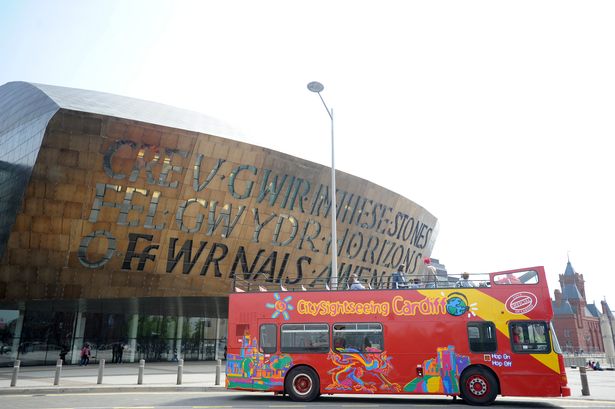 CardiffUniInter's tweet photo. These should be the first things you do when you visit Cardiff! We would definitely recommend the boat trip 🛥️
https://t.co/1ZRbhtMv3w https://t.co/Bi3tqXkTJH