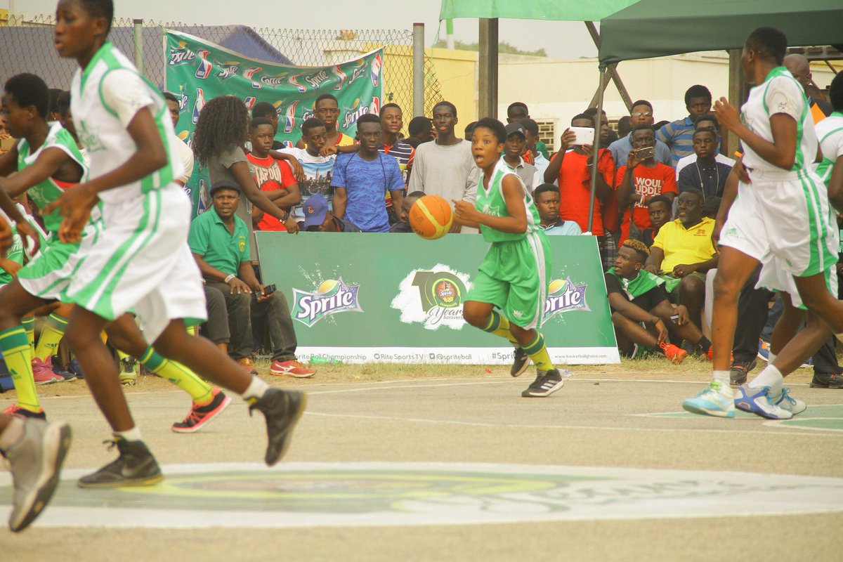 hyperactive_gh's tweet photo. Eno of Wesley Girls High School, thumbs up for that wonderful performance at #SpriteBall10 👏
#SpriteBall11 https://t.co/RmwpXL4wpc