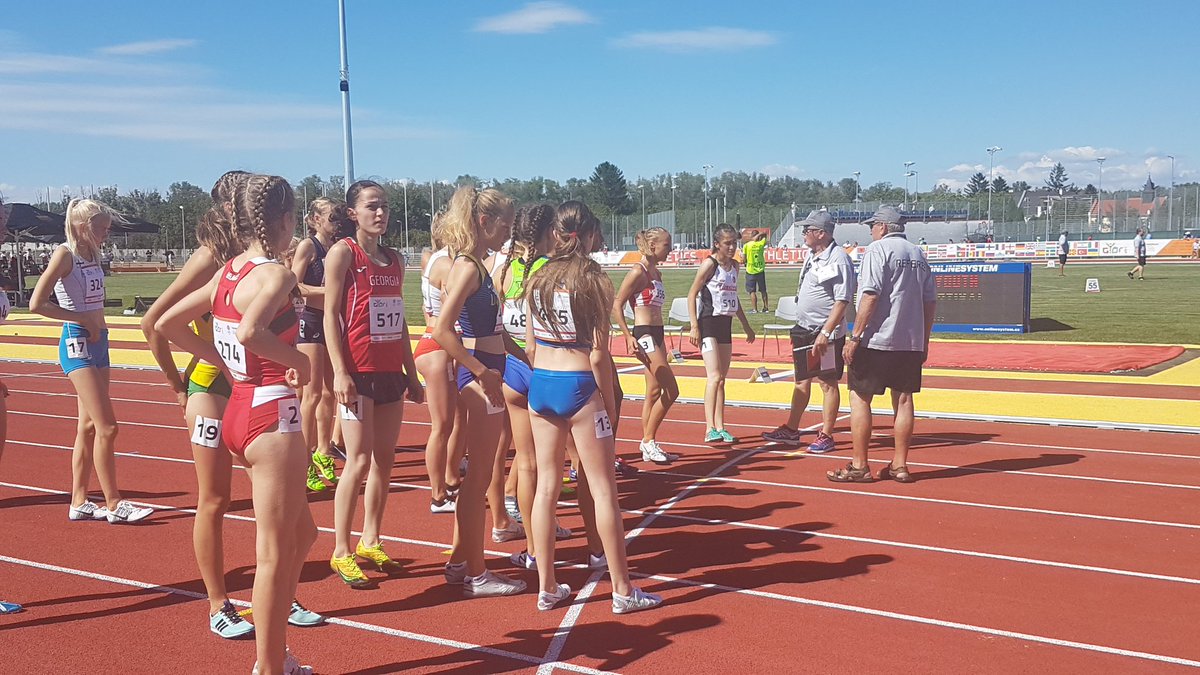 TeamSlovenia's tweet photo. Gremoooo Maja Per @slo_atletika 💪💪💪💪 2000m zapreke🏃🏃🏃🏃 #TeamSlovenia #ofem2017 https://t.co/eLHOOQry2V