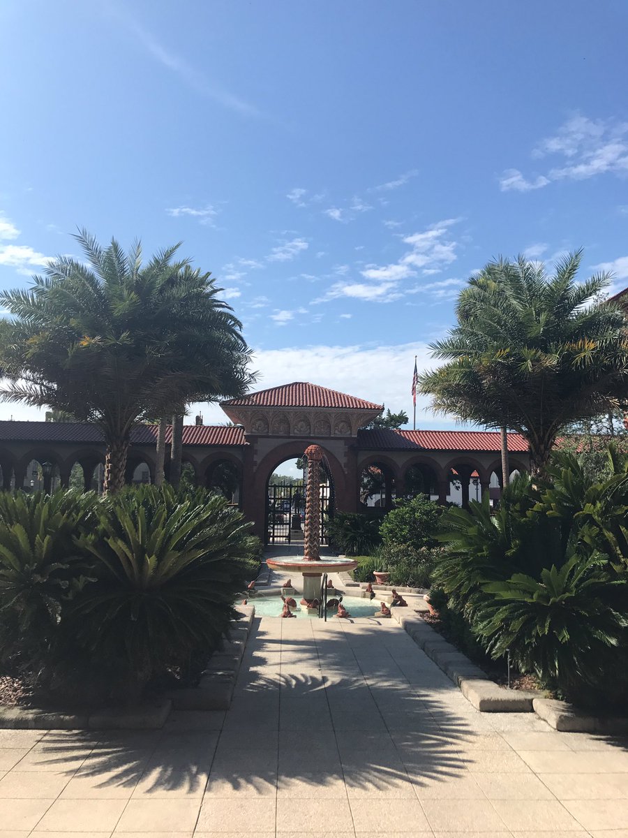 FlaglerAlumni's tweet photo. Wishing you ☀️ and happiness 😀 on this Friday! #FlaglerAlumni https://t.co/sjiJWUj6I9