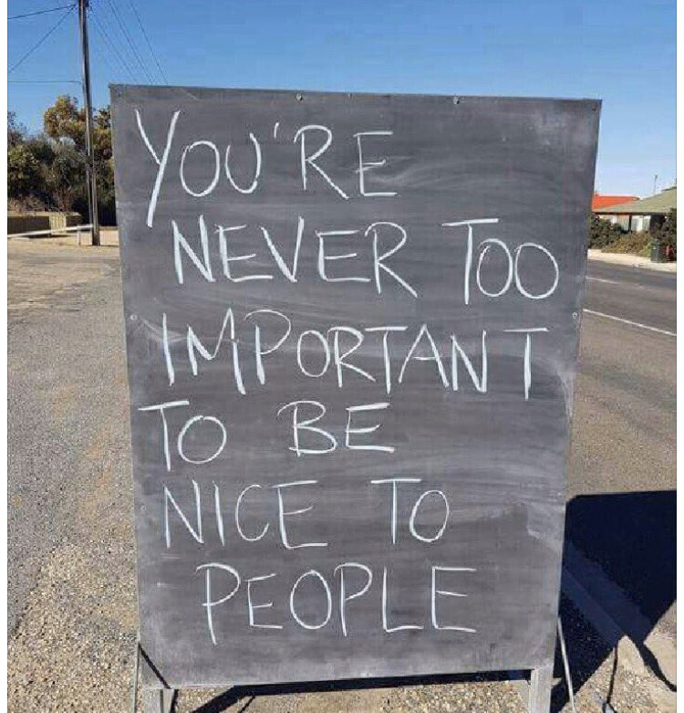 KariJoys's tweet photo. You're never too important to be #NICE. 

#JoyTrain #Joy #Love  #Kindness #Happiness #MentalHealth #Mindfulness #FamilyTrain #IAM #GoldenHearts  #TuesdayMorning #TuesdayThoughts #TuesdayMotivation RT @KathypKathy https://t.co/gilWheQGWw