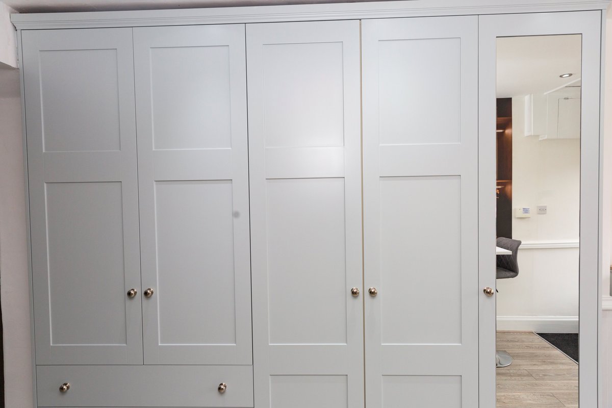 noviofyarm's tweet photo. Beautiful Shaker style wardrobe, on display in our Yarm Showroom, call in to take a look. #bespoke #wardrobes #hinged #sliders https://t.co/wdA9gBWvgp