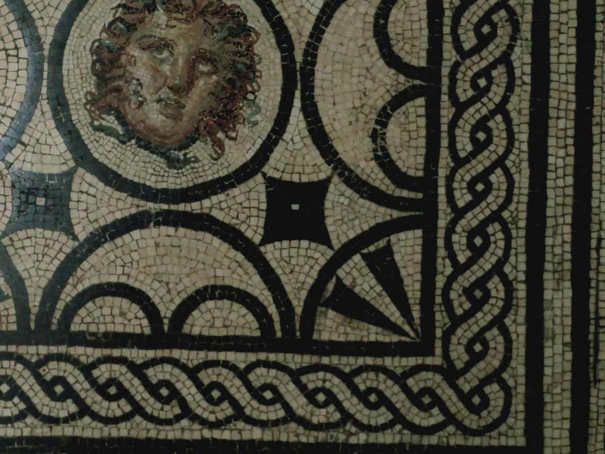 ColacinoSaveria's tweet photo. #mosaici #arte #geometria # museo # archeologico #Napoli # Italia @MoocMasterUnito @LinaresFreire https://t.co/ESVyvtNv36