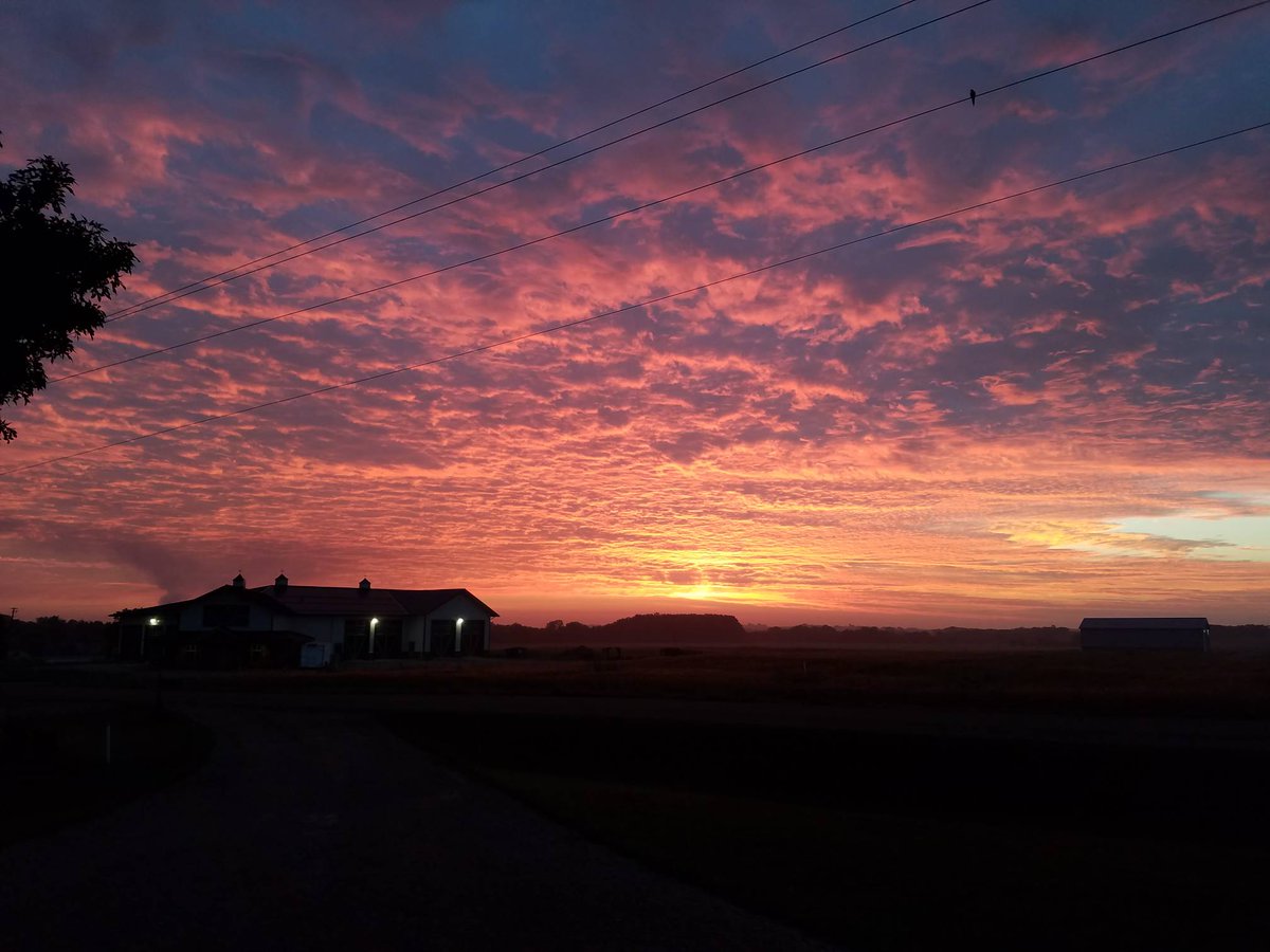 WhitneyHoekstra's tweet photo. Beautiful morning sunrise! https://t.co/cssgiU7c5A