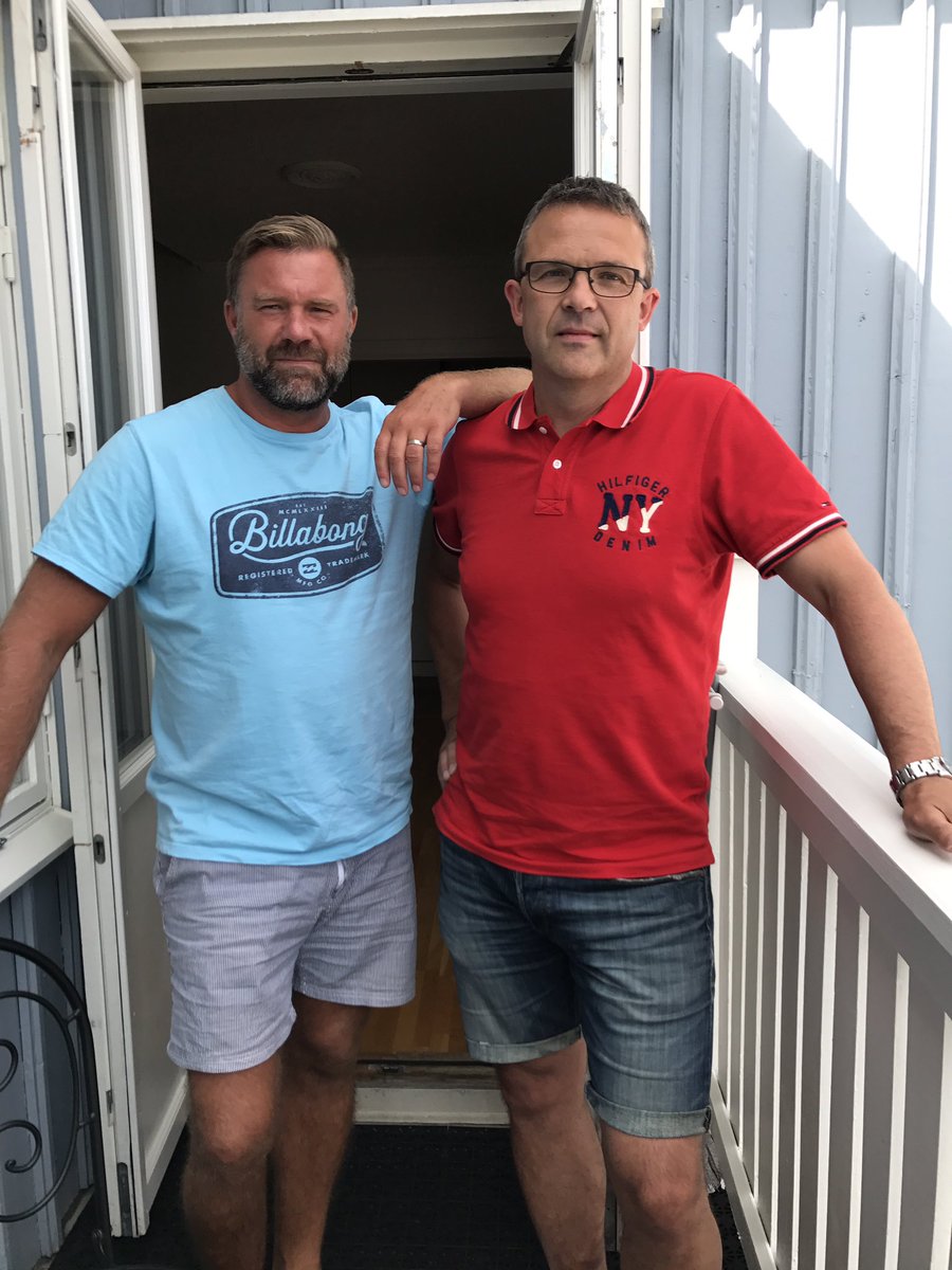 patrik_ross's tweet photo. Fick besök av en SM guld vinnare från 1995 vem? https://t.co/JqYoUJVAnT