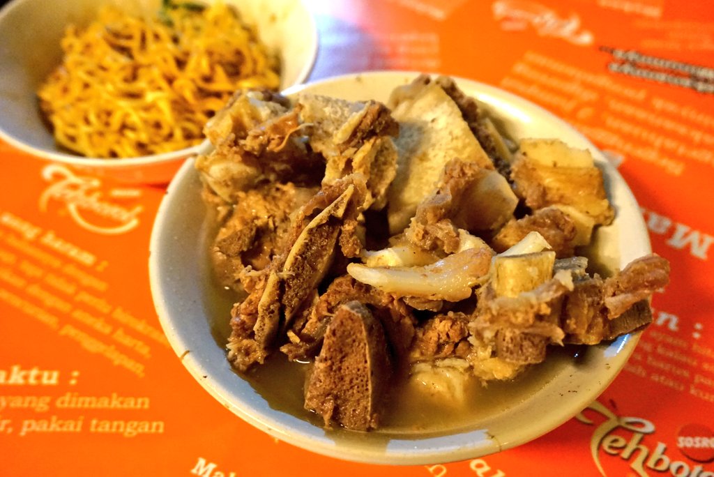 gandrasta's tweet photo. My KETO-loloan dinner presented by Bakso Semar, Cihampelas https://t.co/tRr1vcUMNj
