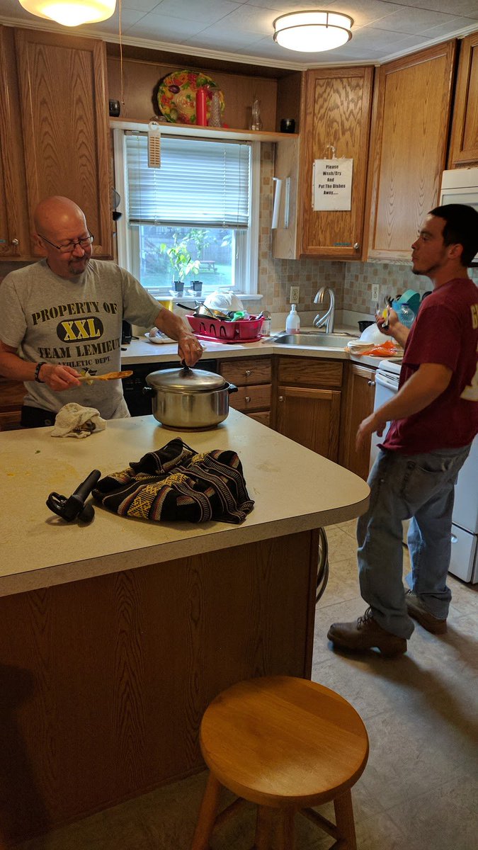 NicksPlace00's tweet photo. John finished his cooking class with Joey D! Great job, John! #wedorecover #recoveryhome https://t.co/fXIFQE5zJO