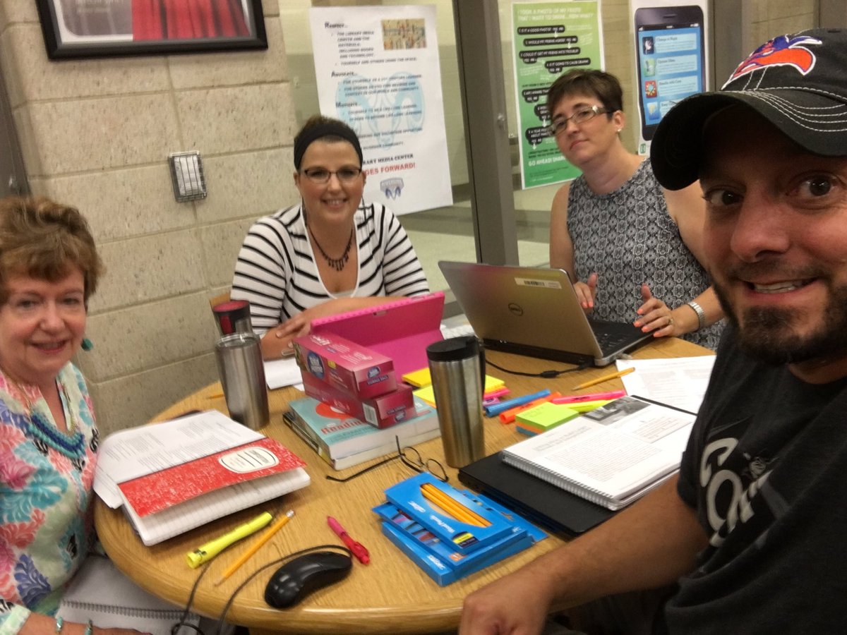 GallMr's tweet photo. @Potowmack_ES Pathways planning! Off we go! #LCPSri2017 https://t.co/MuFfdLc5PR