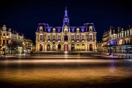 Sejourning's tweet photo. Partez à Poitiers ! 

L'article touristique sur Poitiers 👉https://t.co/EVP1IVDR4B 

Votre location à Poitiers, ici 👉https://t.co/RFlMp9dRJJ https://t.co/rCvgC8w3Ga