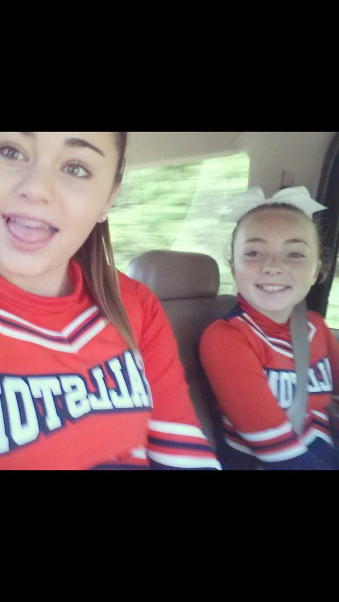 liv2213's tweet photo. Happy birthday C!! I miss you SOO much we need to talk, I hope you have a great day love💕💝 @c_johnson728 https://t.co/YLm5hvPnPS