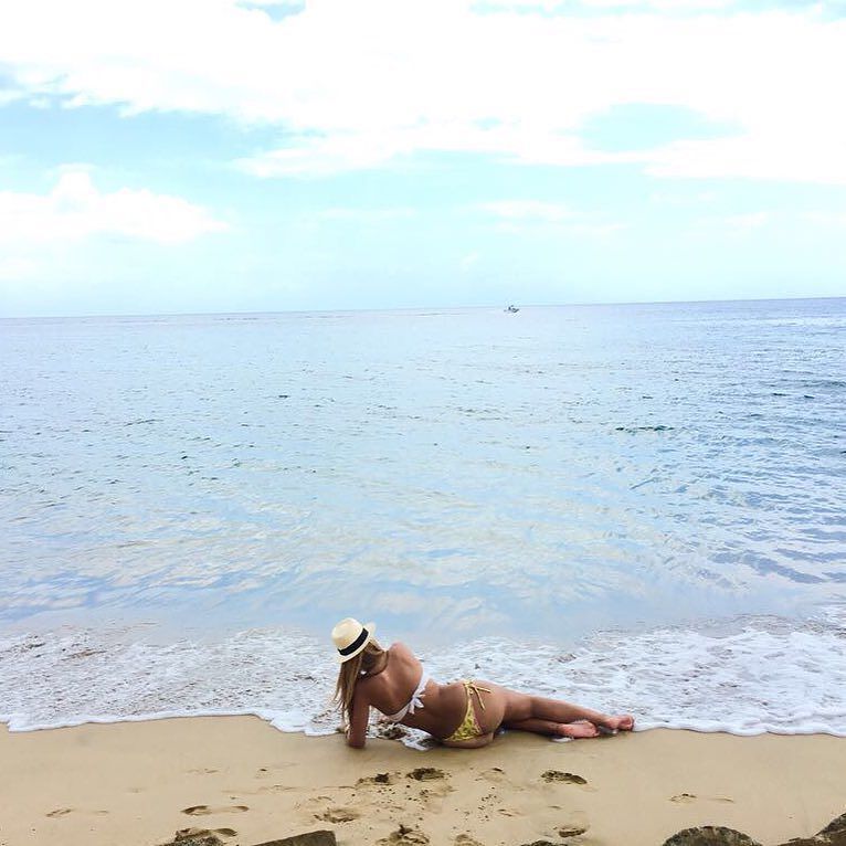 Good vibes only #friday #panamahat #tourism #rincon #PuertoRico #beach #summervibes #style 📸 <a href="/jjllopez/">jorge luiz lopez</a> ift.tt/2vdNF3e