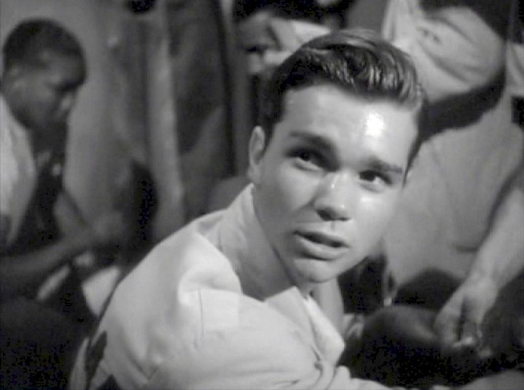 Happy Birthday to Darryl Hickman! 
Seen here as a boxer in the 1949 classic The Set-Up. 