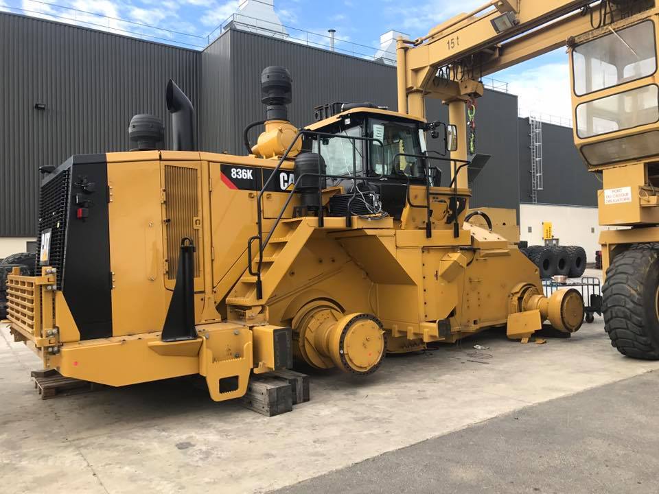 T_Bernesga's tweet photo. Installation of automatic greasing system Groeneveld Twin 3 to #caterpillar 836K. #groeneveld #twin #efficiencyatwork #bespoke https://t.co/x3ff2qHwVi