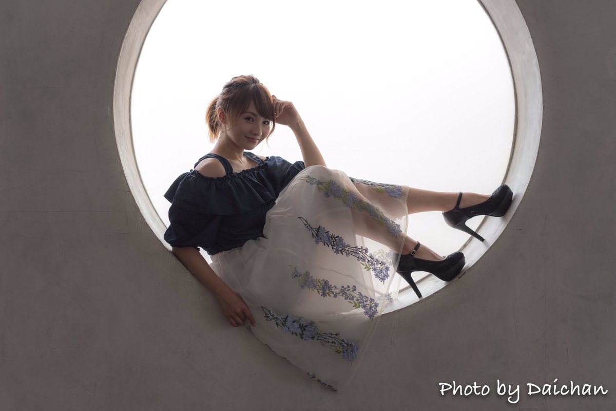 dai_chan0324's tweet photo. 20170702(Sun) #momo撮影会 @momo_camera at #StudioEcoloGround 第6部 #小林真琴 さん(9回目) @maccorisan 終盤その3
#まっこりさん #ポートレート #写真好きな人と繋がりたい #丸窓にハマる逆光シリーズ https://t.co/3NLRxvHVVP