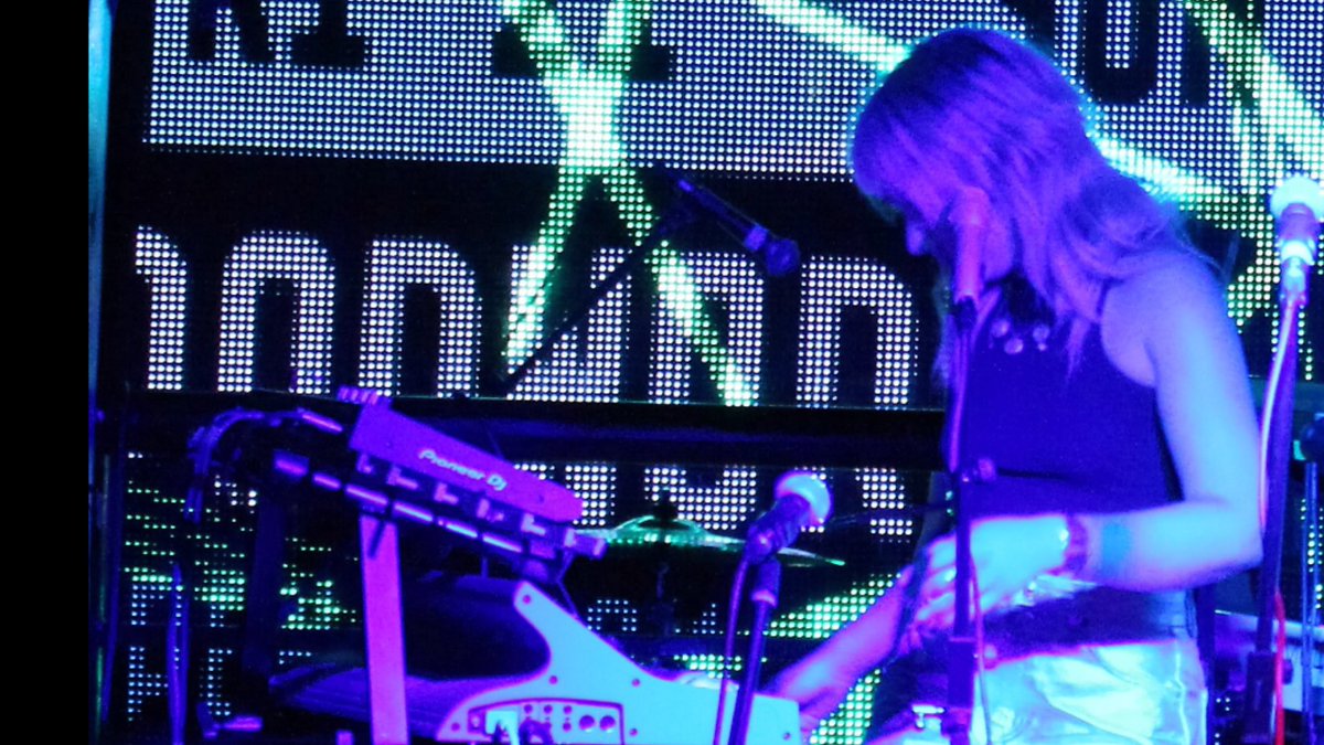 fromawindowuk's tweet photo. Bring @moogmusicinc on stage with you all is well with the world. #synth https://t.co/2wbt891FQc